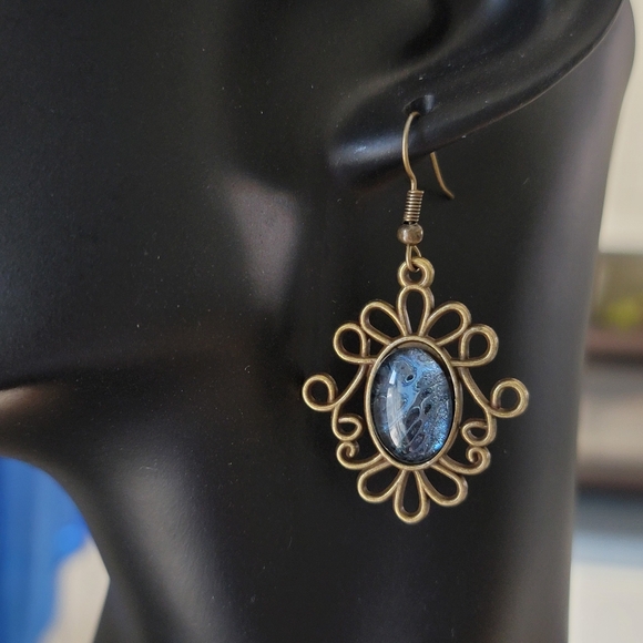 Vintage-Inspired Bronze and Blue Earrings - Picture 5 of 6